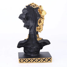 Load image into Gallery viewer, Madame O&#39;Zelle 25-Inch Judah Decor Bust
