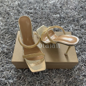 Gold Standard Chain Link Pumps